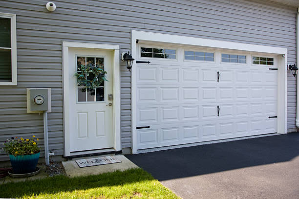 24/7 Emergency Garage Door Panel Replacement experts in Great River, NY